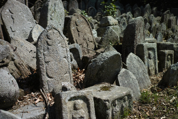 光明寺墓地の石造物