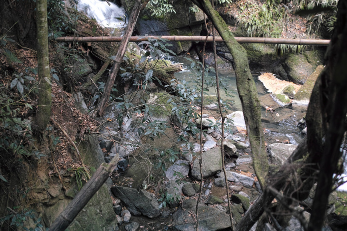 滝付近の安郷川